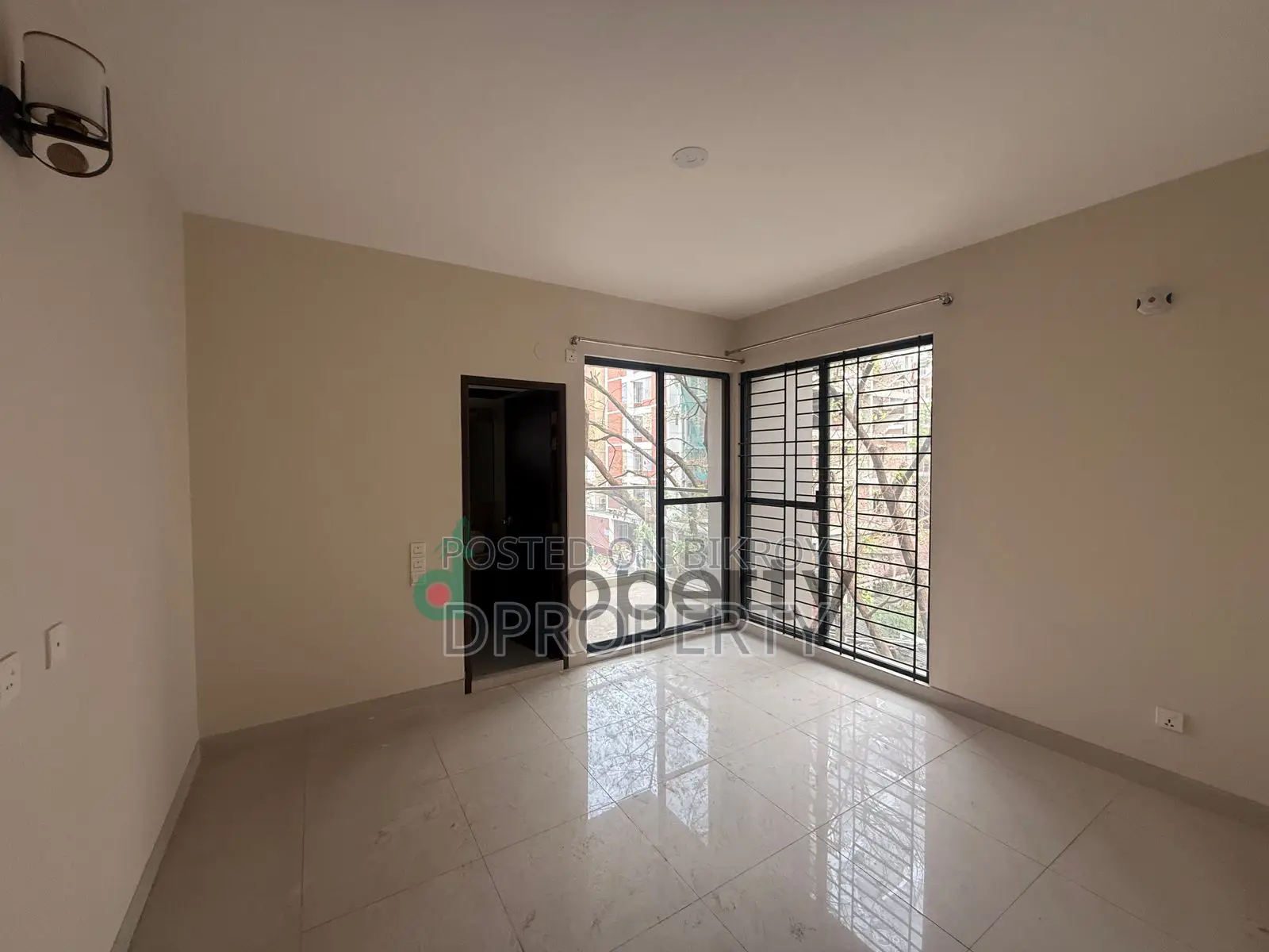 2000 SFT Brand New South Face BTI Developer Flat Rent at 3rd floor in Basundhara