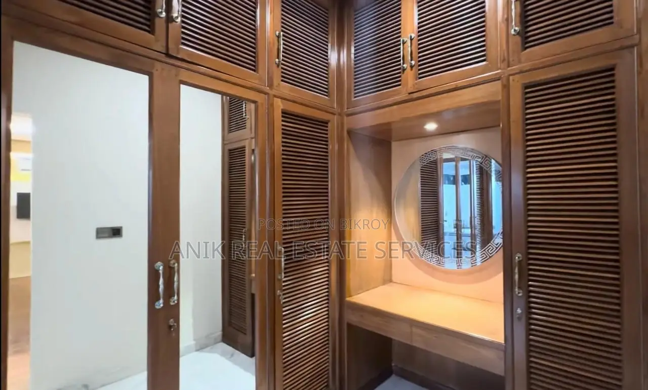Luxurious Semi Farnised 7000 Sft Flat Rent At Baridhara in Baridhara