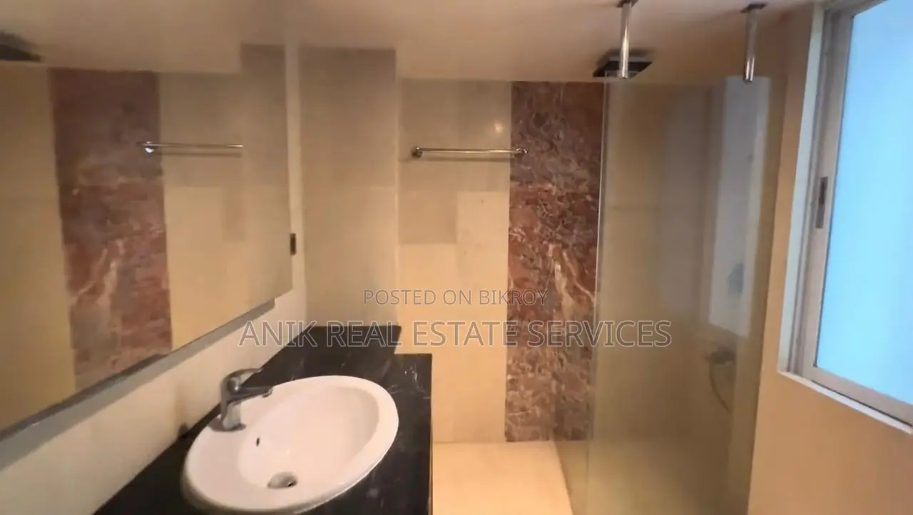 Luxurious Semi Farnised 7000 Sft Flat Rent At Baridhara in Baridhara