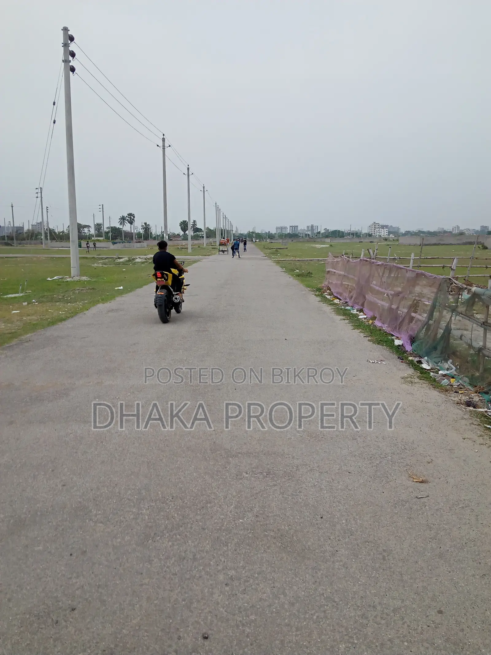60ft Rd 6 Katha Park East at Sector- 17/A in Uttara