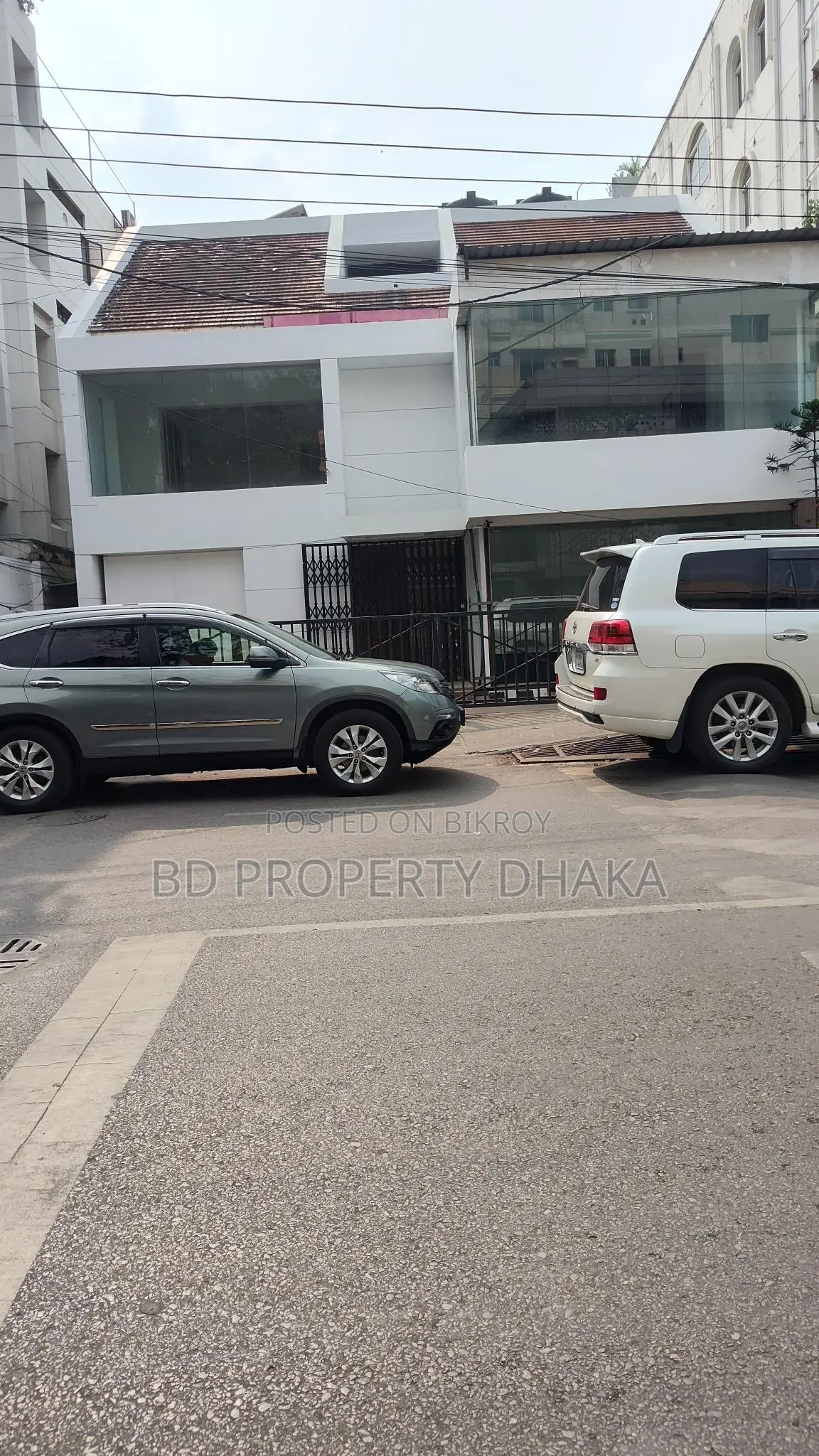 7500 sqft. Independent house showroom Nice Location Gulshan 2. in Gulshan