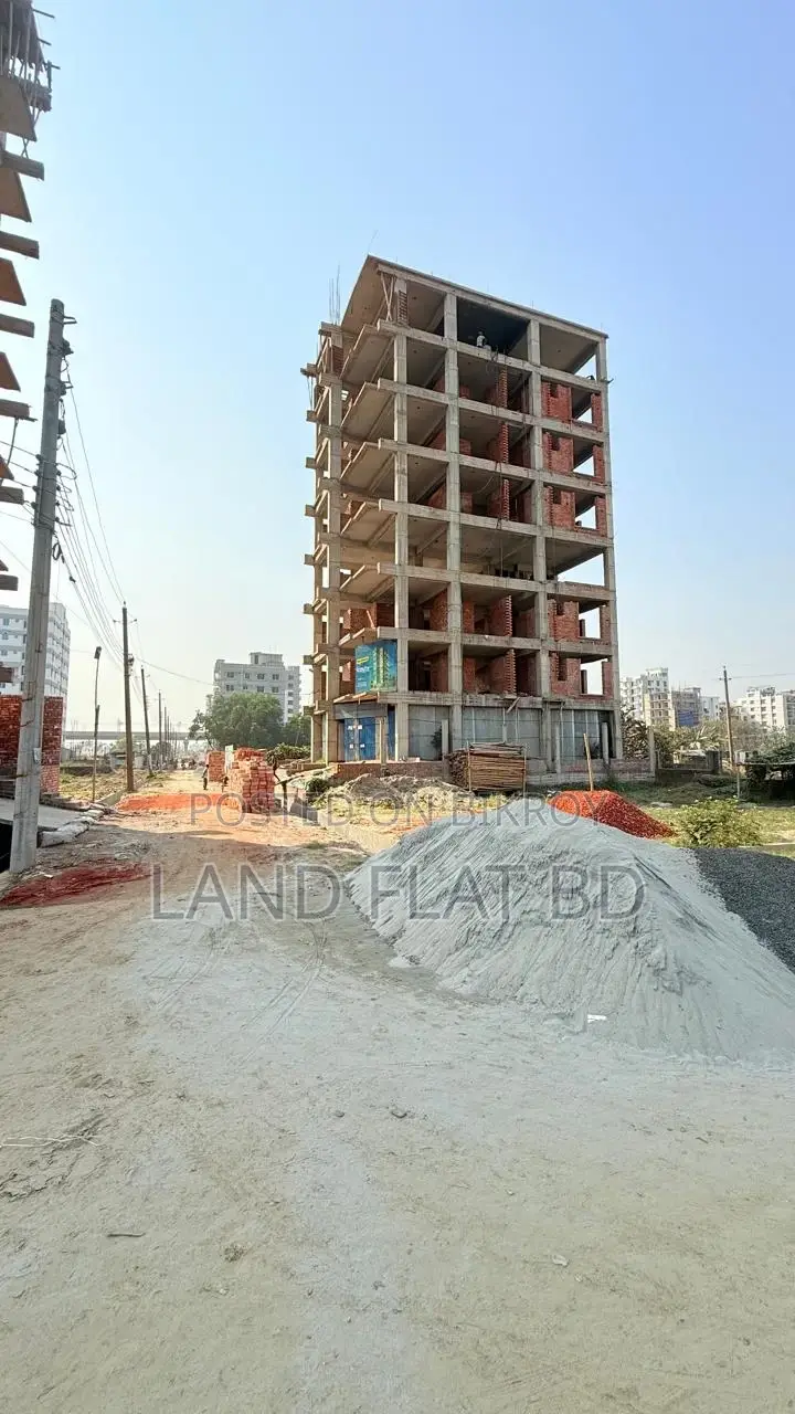 South-Facing Flat for Sale, 1550 SFT, Road Side in Uttara