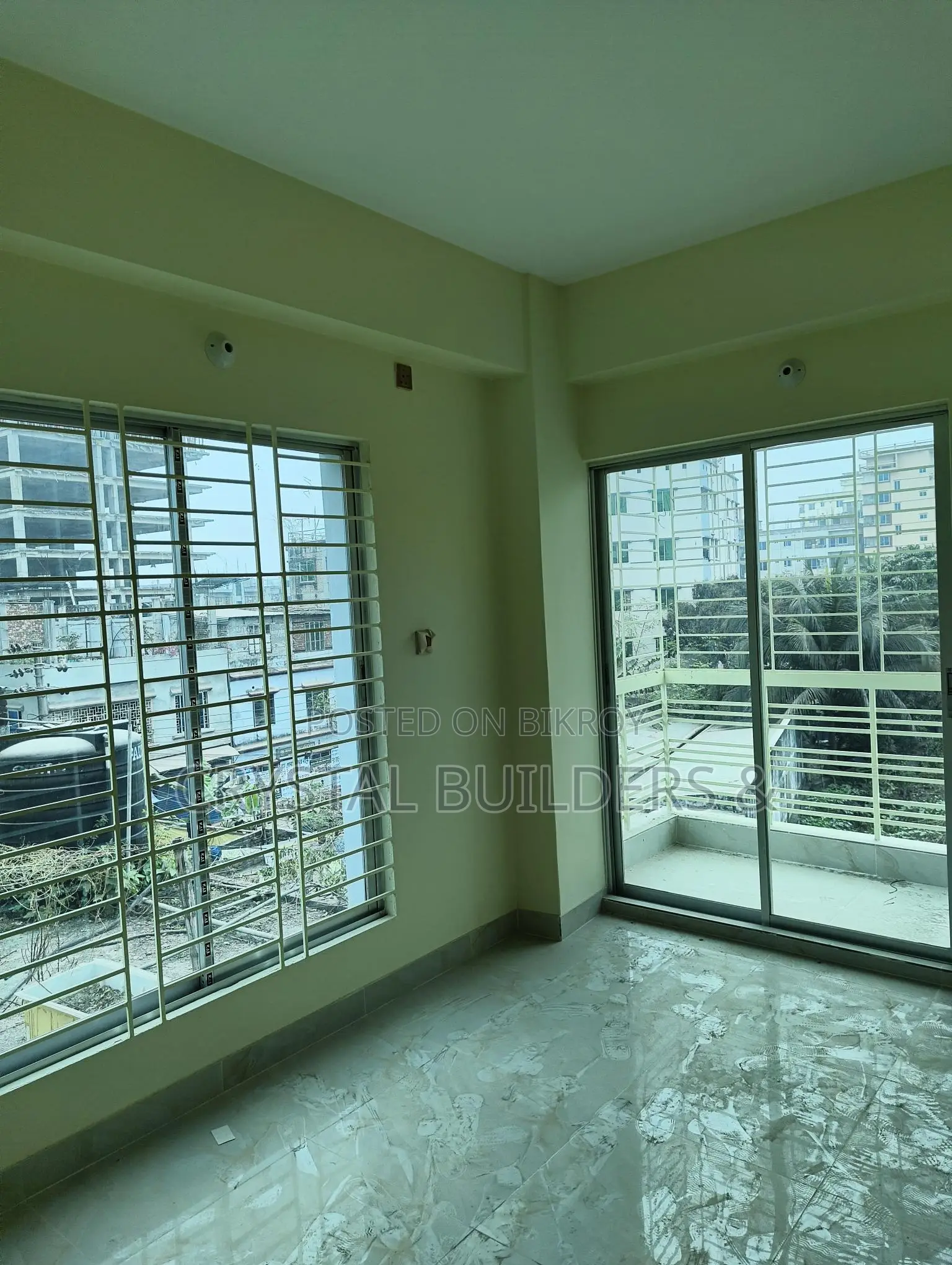 4-bedroom, completely new, ready-to-move-in flat for sale in Banasree in Banasree
