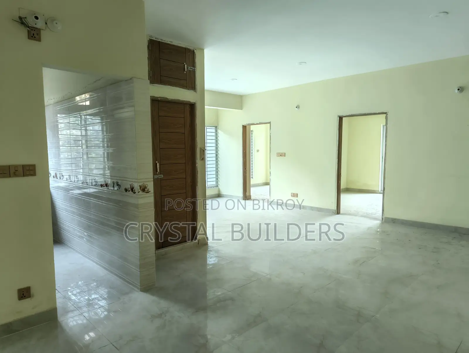 4-bedroom, completely new, ready-to-move-in flat for sale in Banasree in Banasree