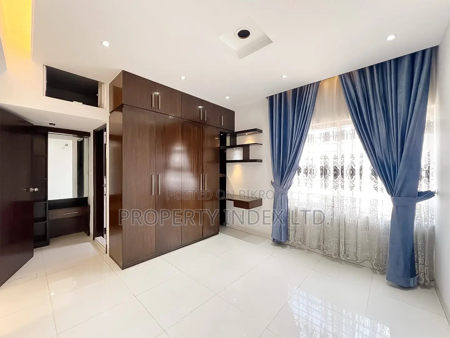 2530 Sqft Corner Luxury Apartment for Sale – Sector 7 in Basundhara