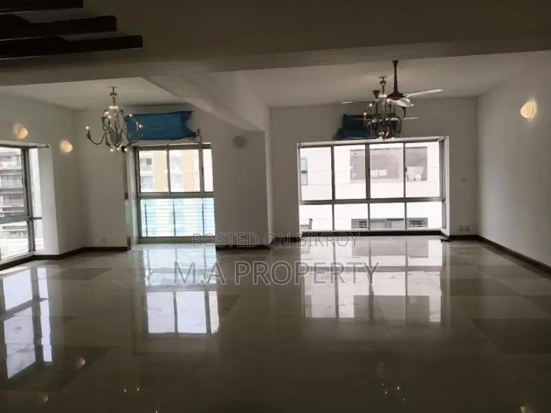Rent Semi Furnish 3-bed Apartment 3200sft 2-carpark in Gulshan