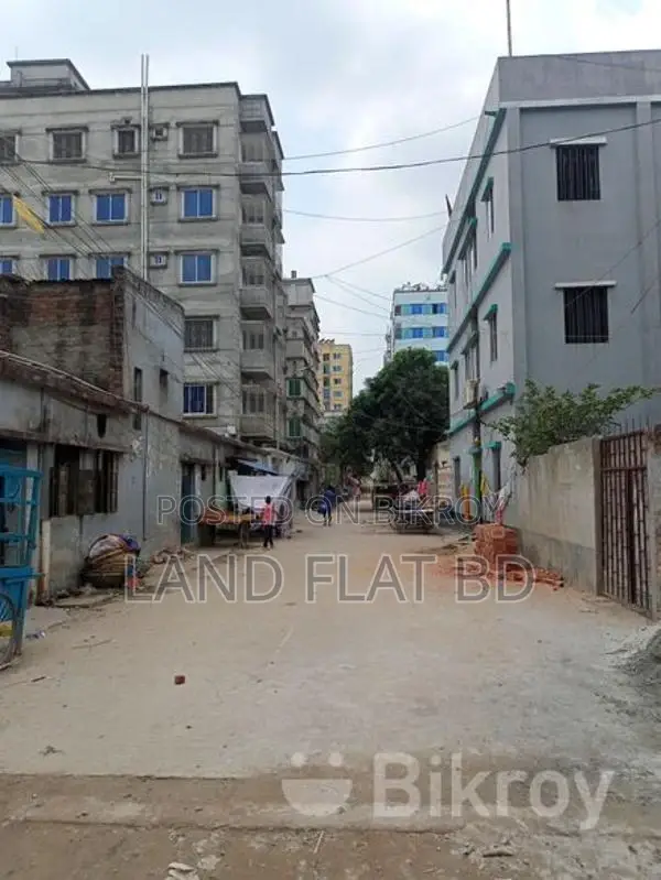 READY FLAT @ 1050 SFT DHAKA UDDAN. 6 MONTHS USED. in Mohammadpur