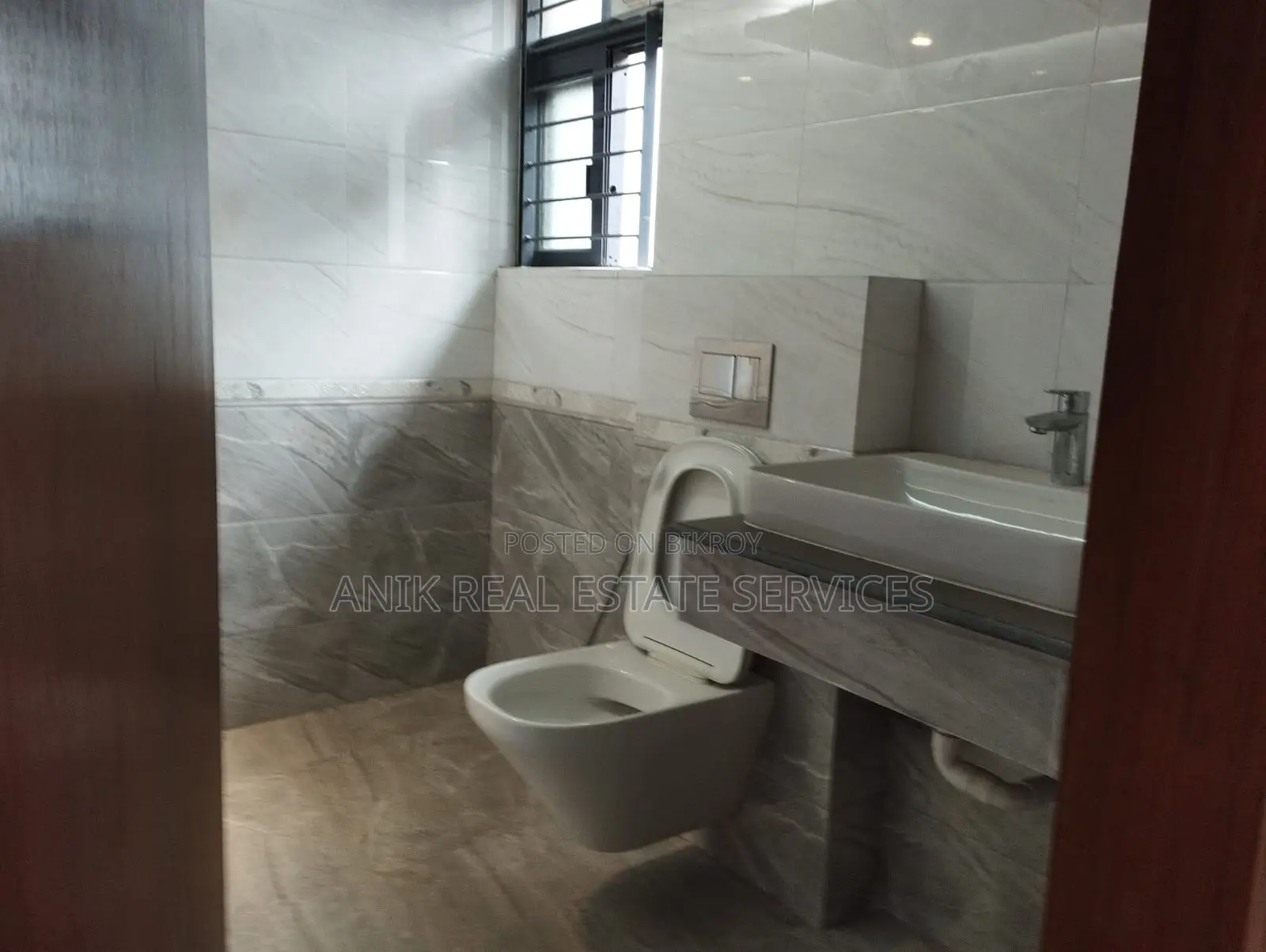 Good Quality 3 Bedroom Unfurnished Flat Rent At Gulshan 1 in Gulshan