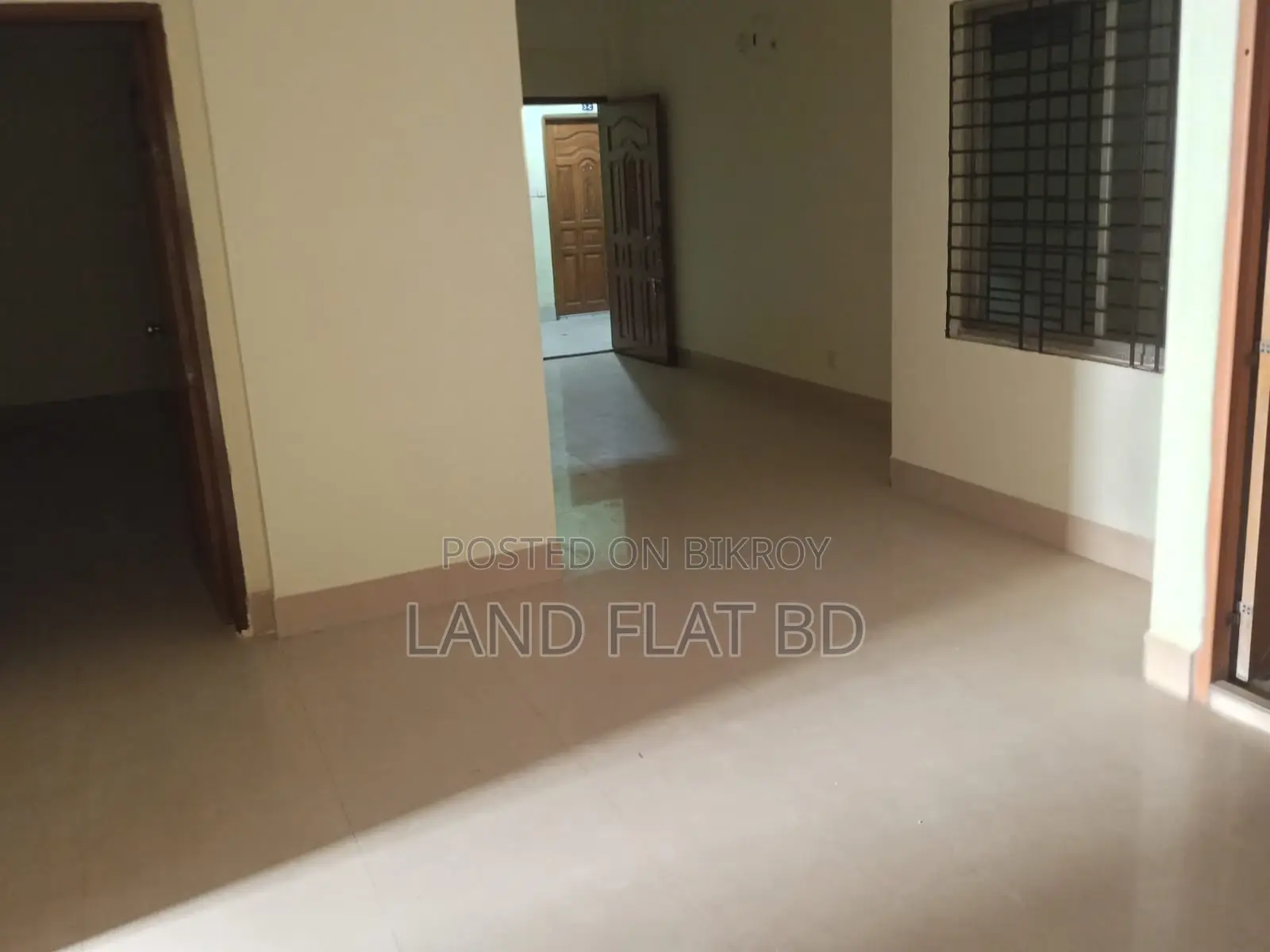 TITAS GAS, SOUTH FACING @ USED FLAT SALE @ 1350 SFT in Mohammadpur