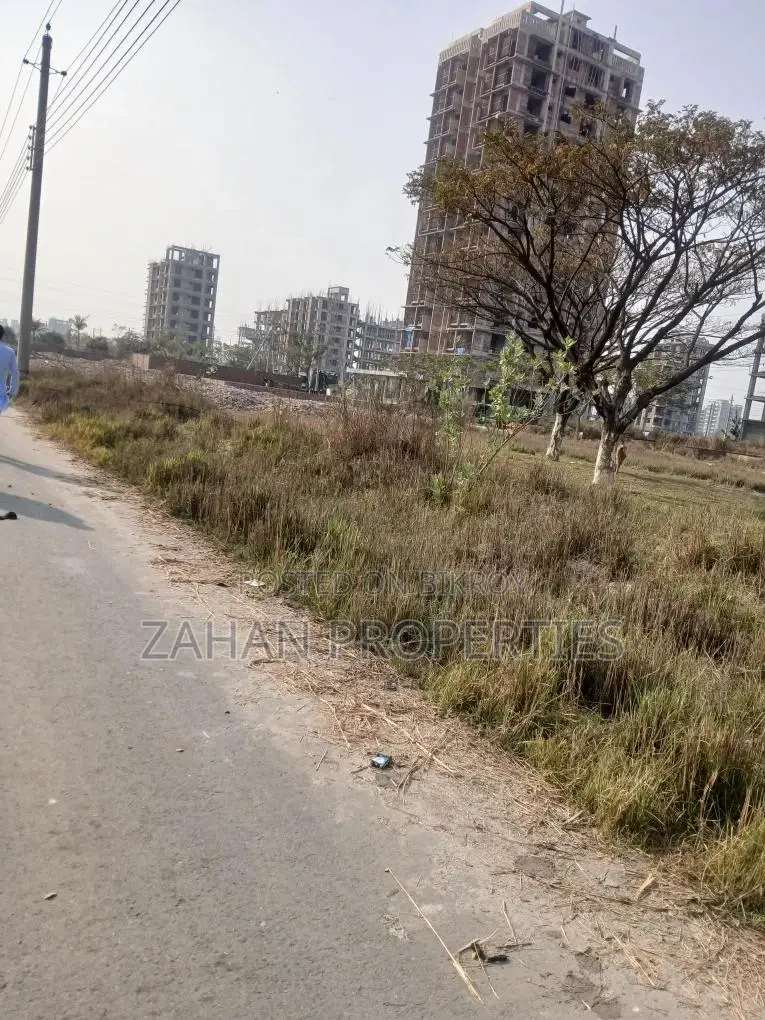 BASHUNDHURA N Extension 40 ft Road.. 24 Katha Corner Plot for Sale.. in Basundhara