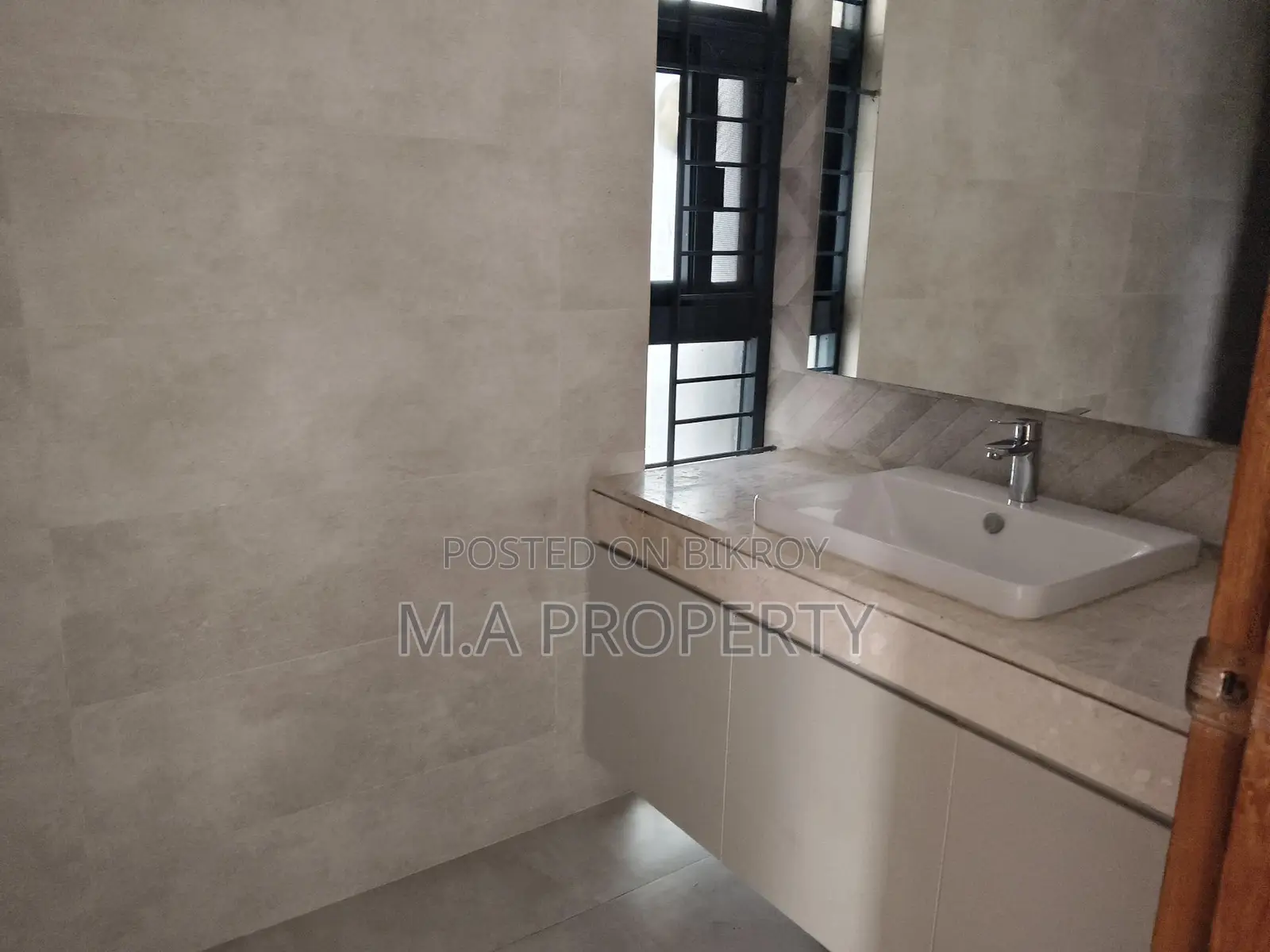 3-Bedroom Semi Furnished Apartment Rent in Gulshan-1 in Gulshan