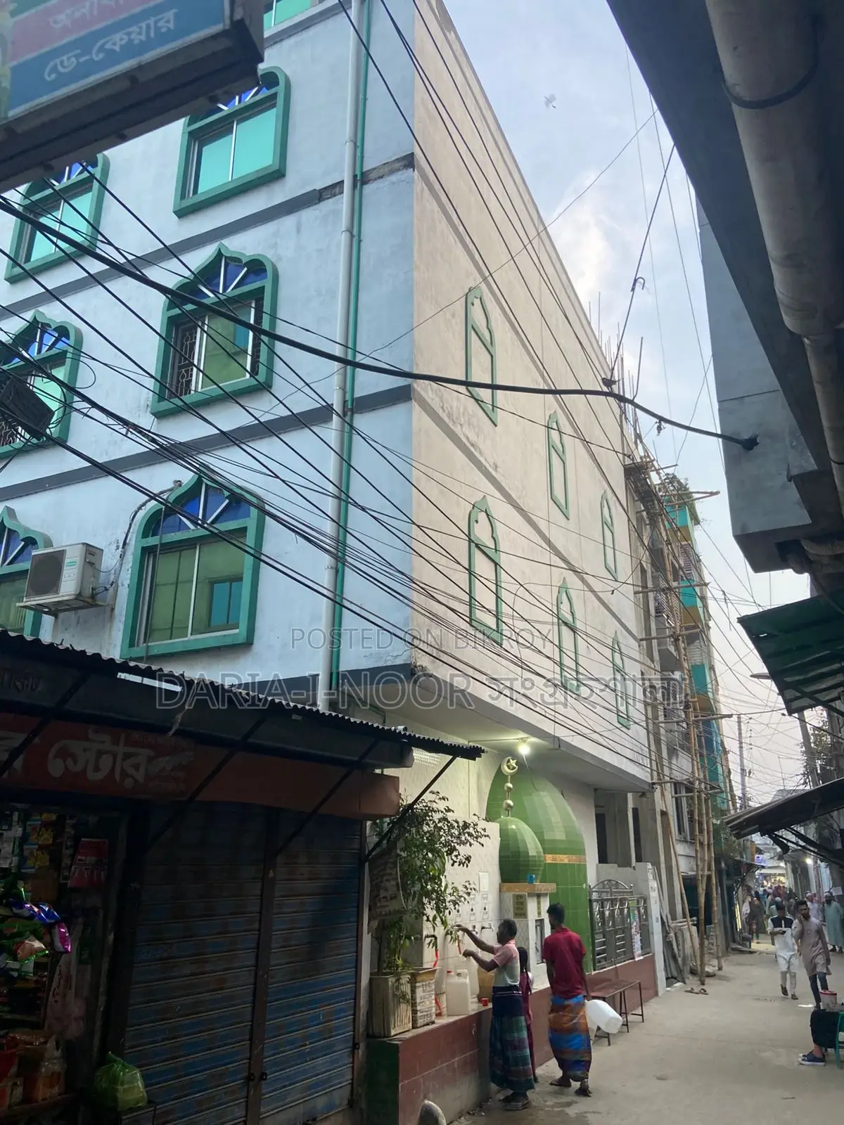 1025 SFT Ready Flat for Sale on 2nd Floor in Jurain in Jatrabari