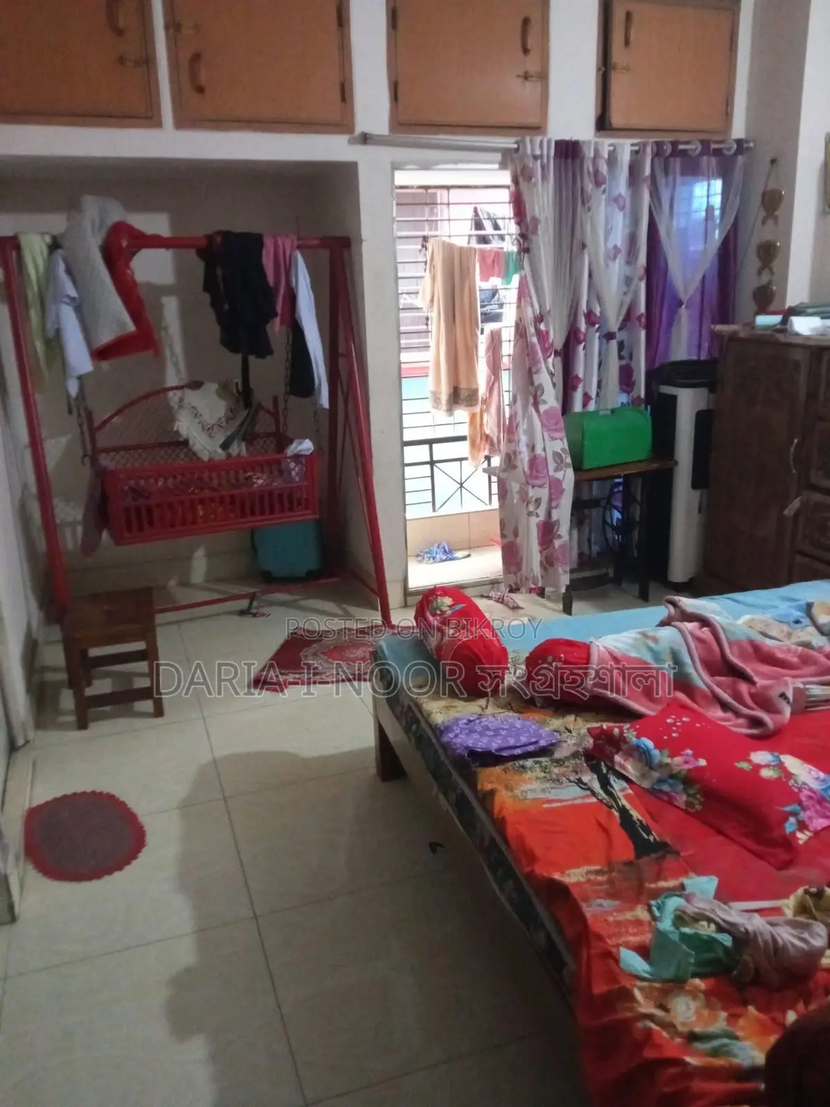 1025 SFT Ready Flat for Sale on 2nd Floor in Jurain in Jatrabari