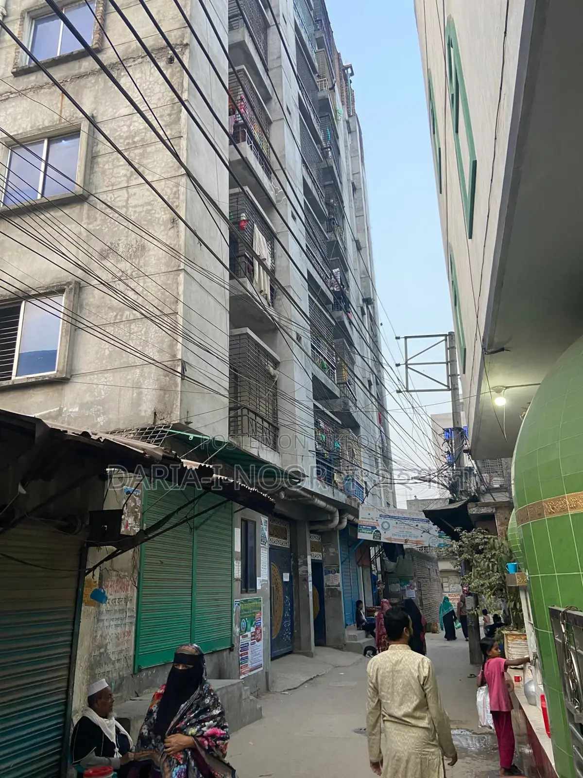 1025 SFT Ready Flat for Sale on 2nd Floor in Jurain in Jatrabari