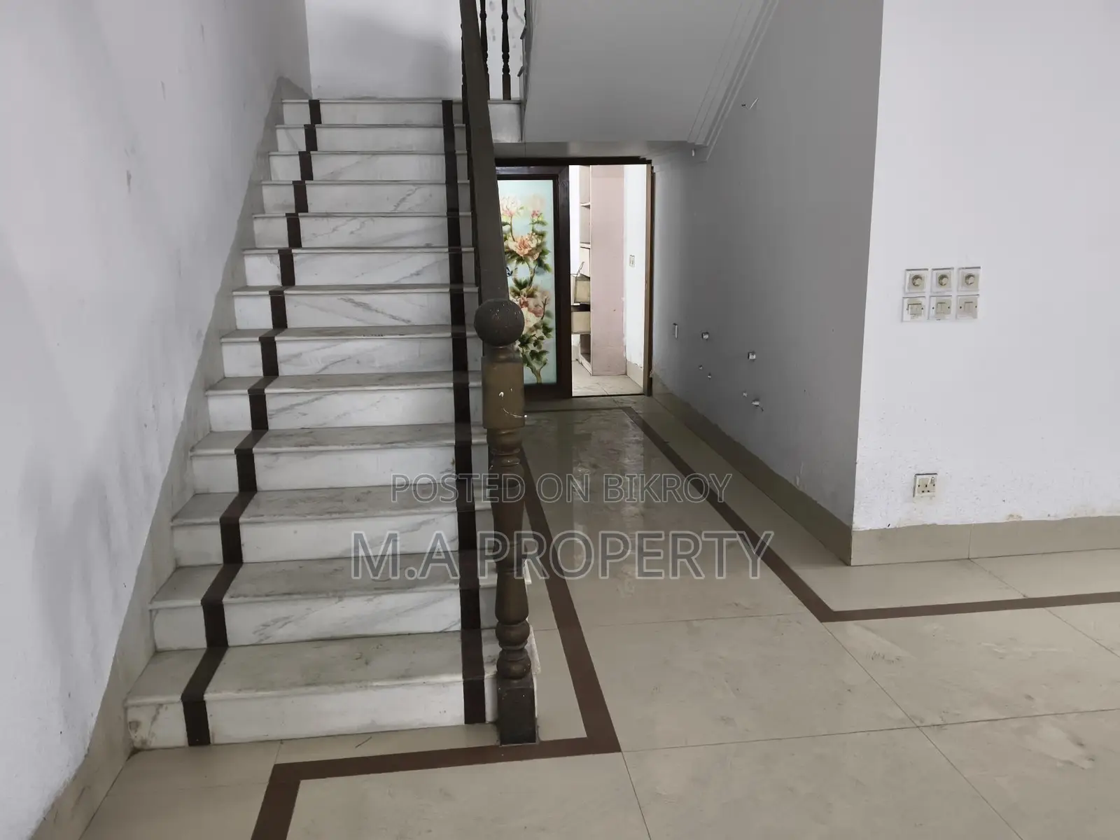 Lackview Duplex 4-Bed Apartment Rent 2-Carpark 4500sqft Gulshan-1 in Gulshan