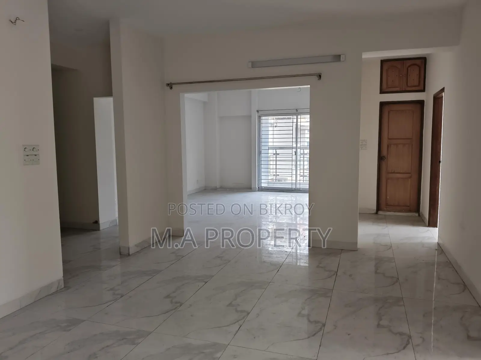 Lackview Duplex 4-Bed Apartment Rent 2-Carpark 4500sqft Gulshan-1 in Gulshan