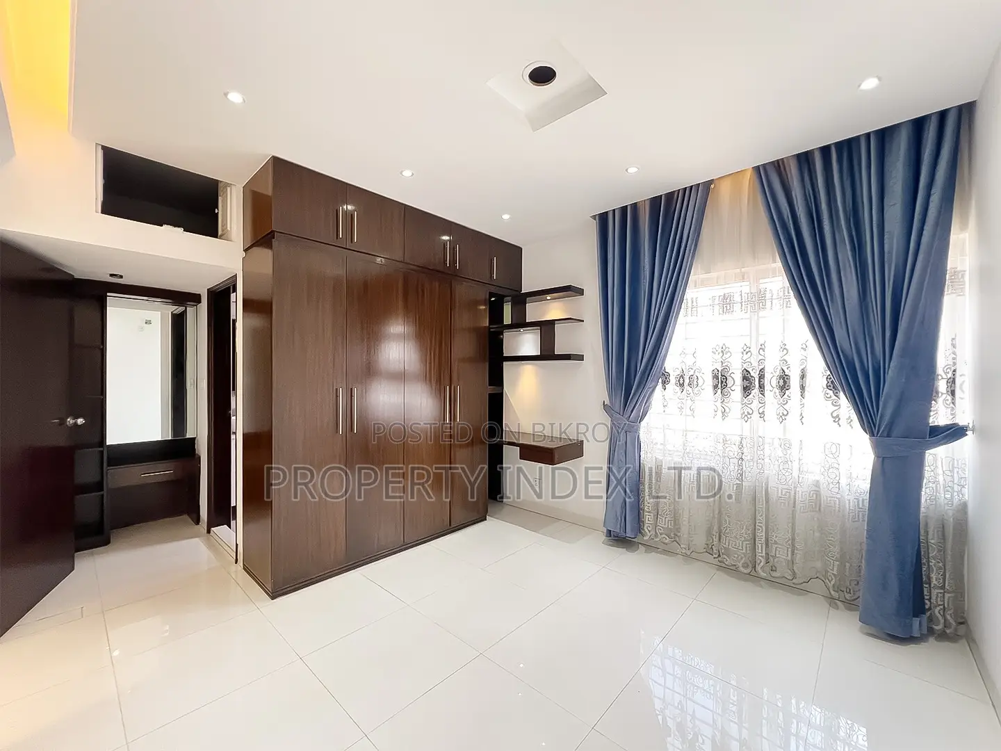 2530 Sqft South & West Corner Luxury Apartment for Sale – Sector 7 in Basundhara