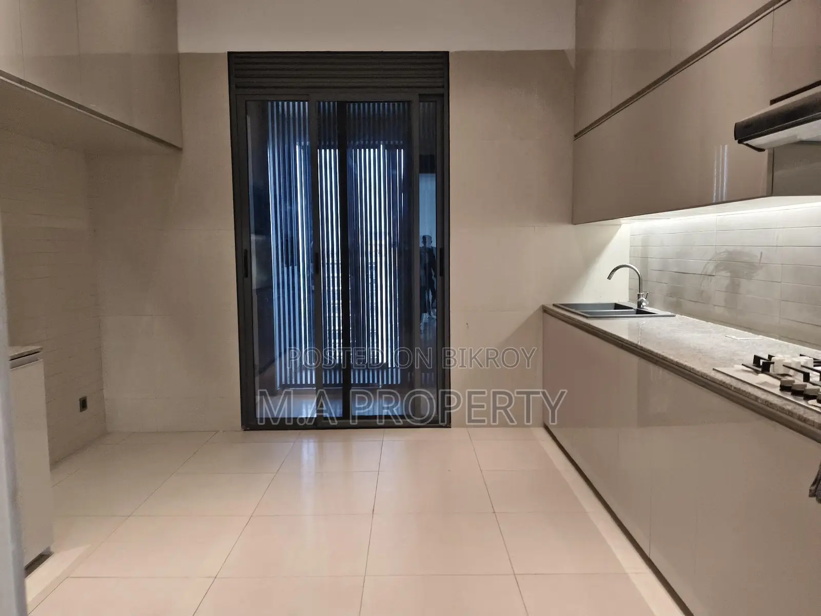 New Apartment Rent 4-Bedroom 6700sqft 2-Carpark in Gulshan