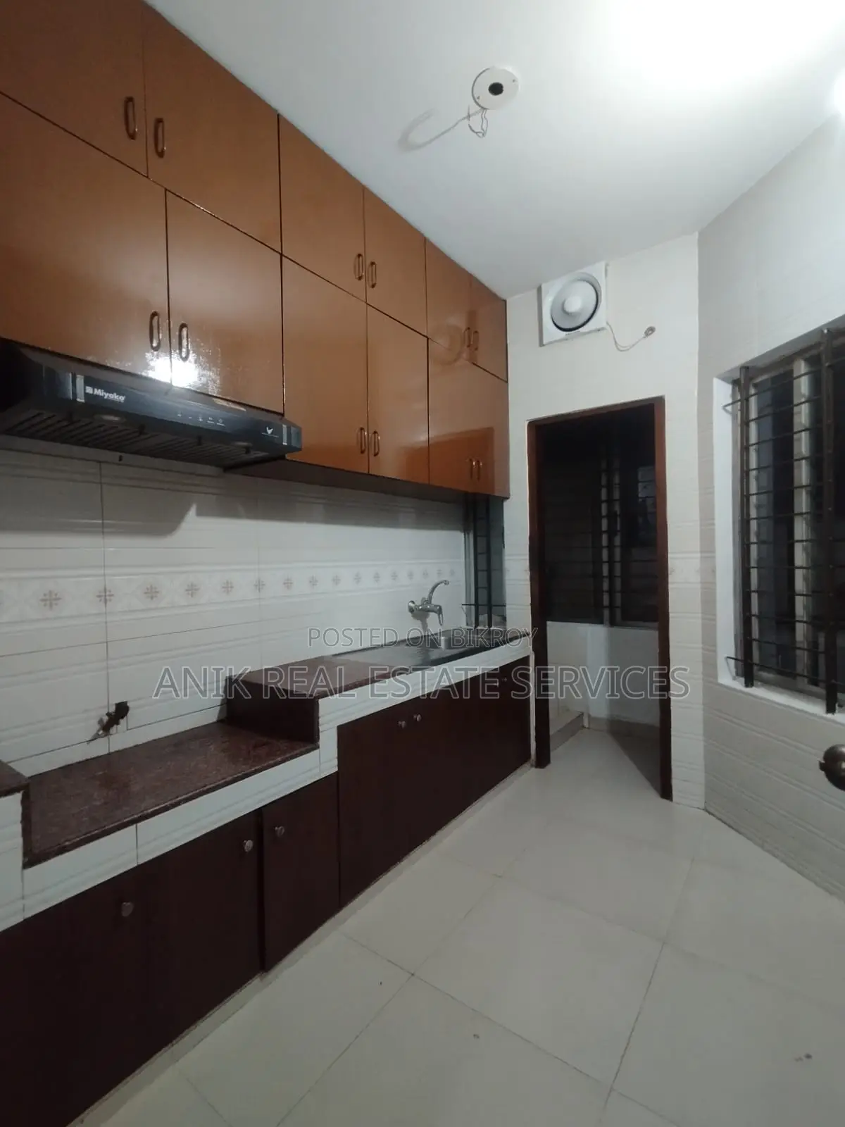 Good Quality 3 Bedroom Unfurnished Flat Rent At Gulshan 1 in Gulshan