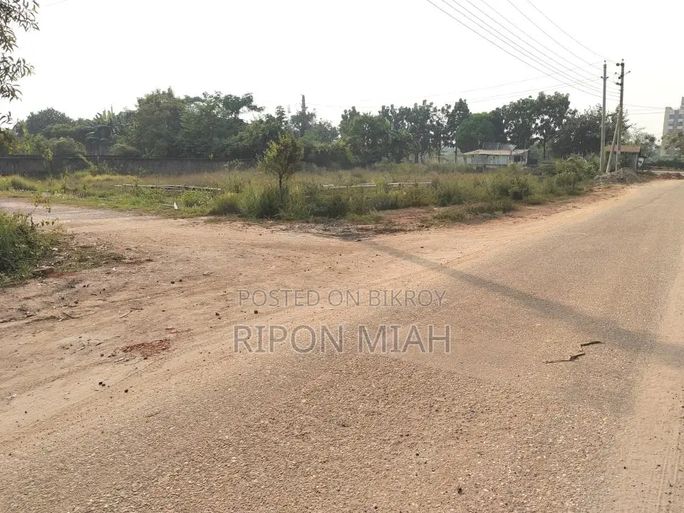 Nearby 300ft South Corner 3 Katha Plot Sale to Iconic Tower at Purbachal in Purbachal