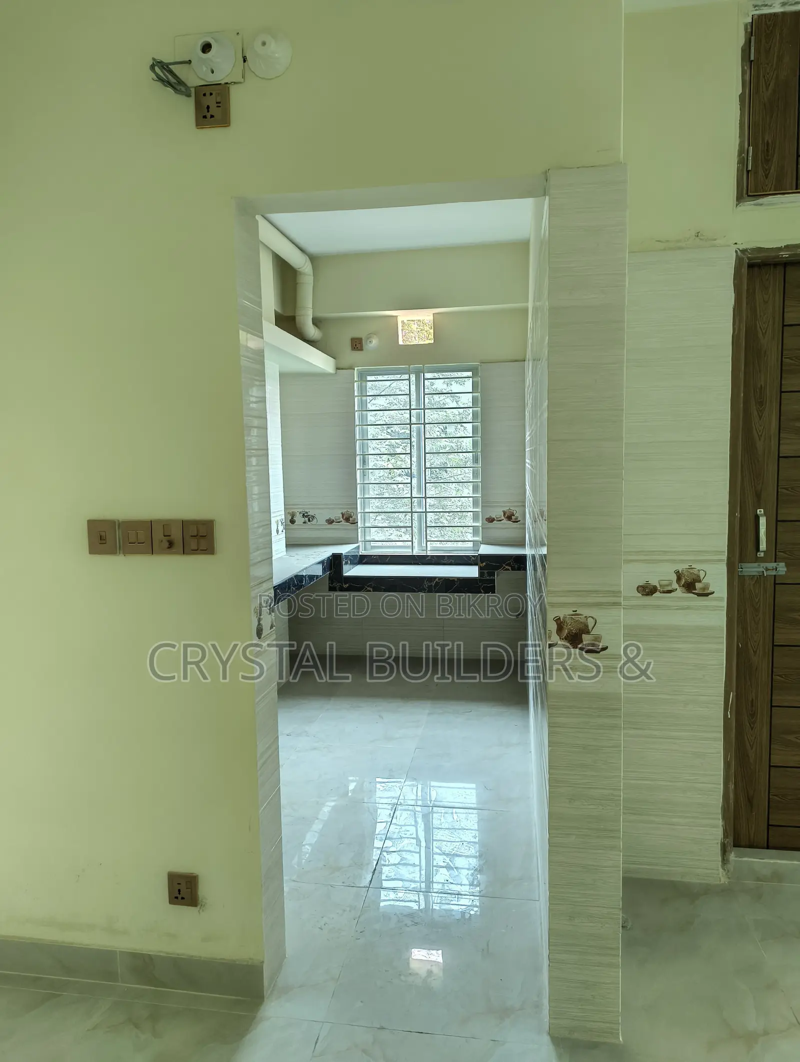 "Dream Home Ready to Move" Flat Price 90 Lakh Taka in Banasree