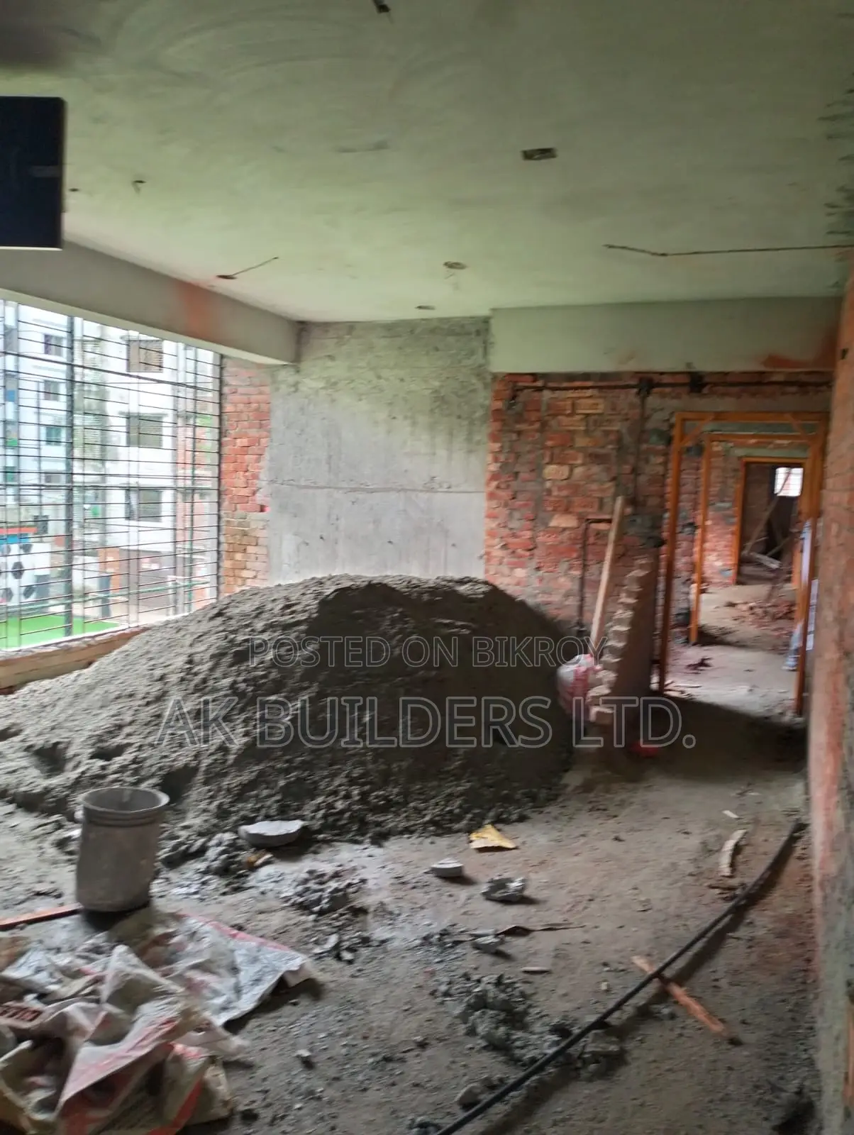 Stunning 1000 sqft Flat on the 4th Floor of a Corner Plot Facing the Road @ Pallabi!!! in Mirpur