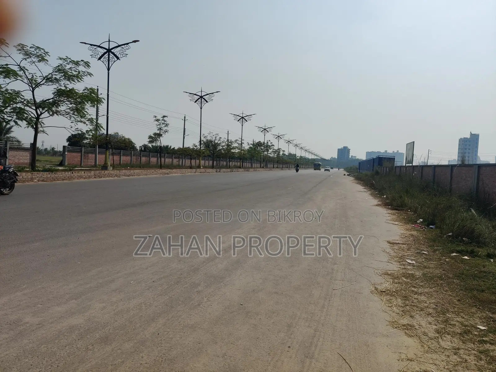 Bashundhara P Block 60 ft Road 05 Kata South Face plot sell.. in Basundhara