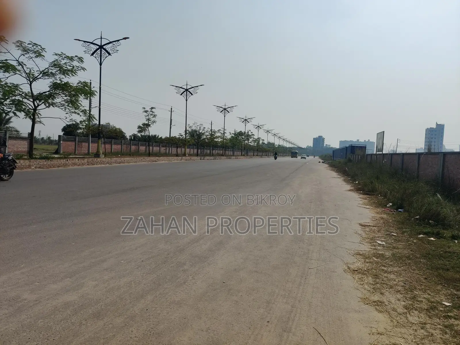 Bashundhara P Block 60 ft Road 05 Kata South Face plot sell.. in Basundhara