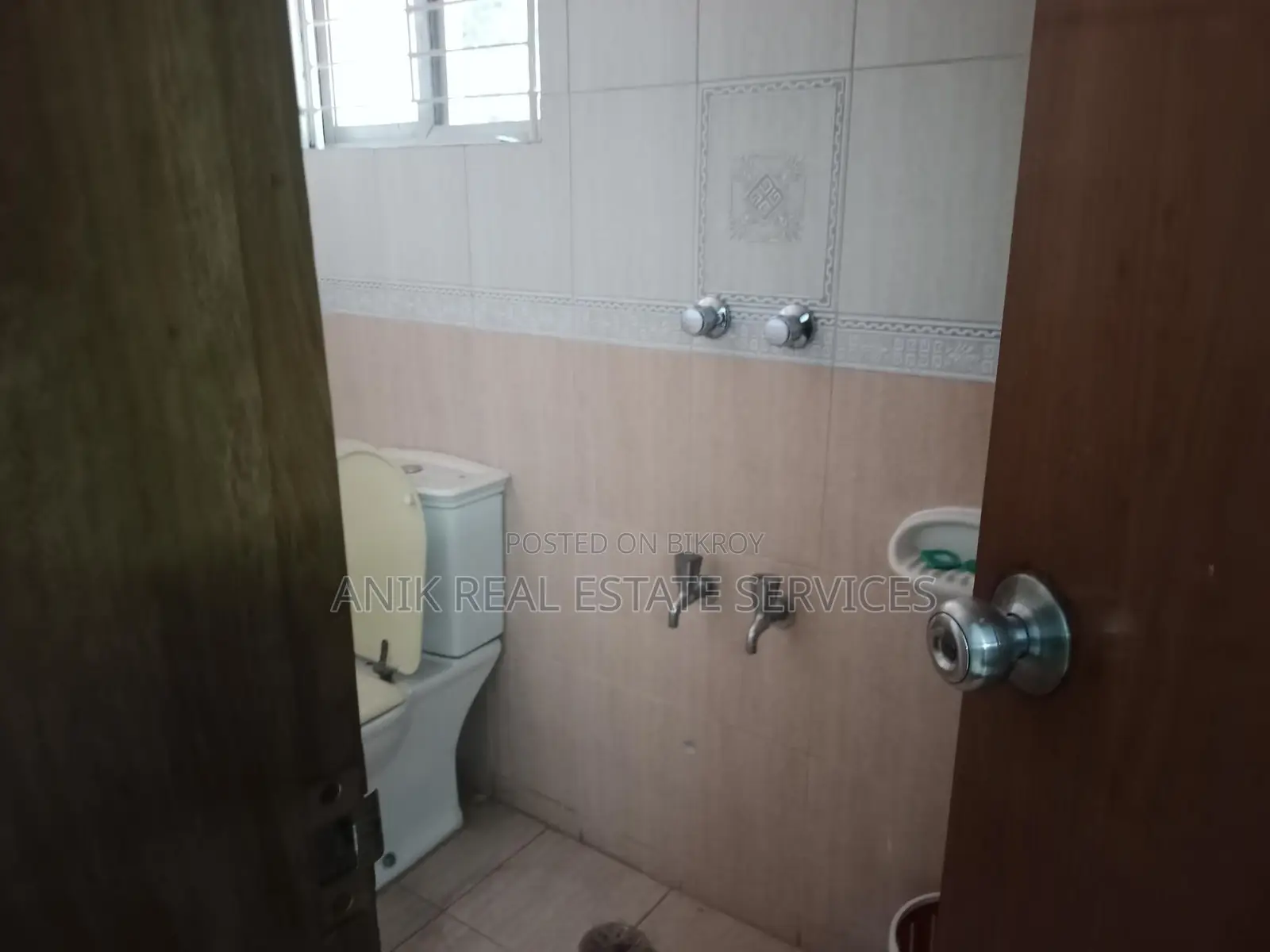 Good Quality 3 Bedroom Un Farnised Flat Rent At Gulshan 2 in Gulshan