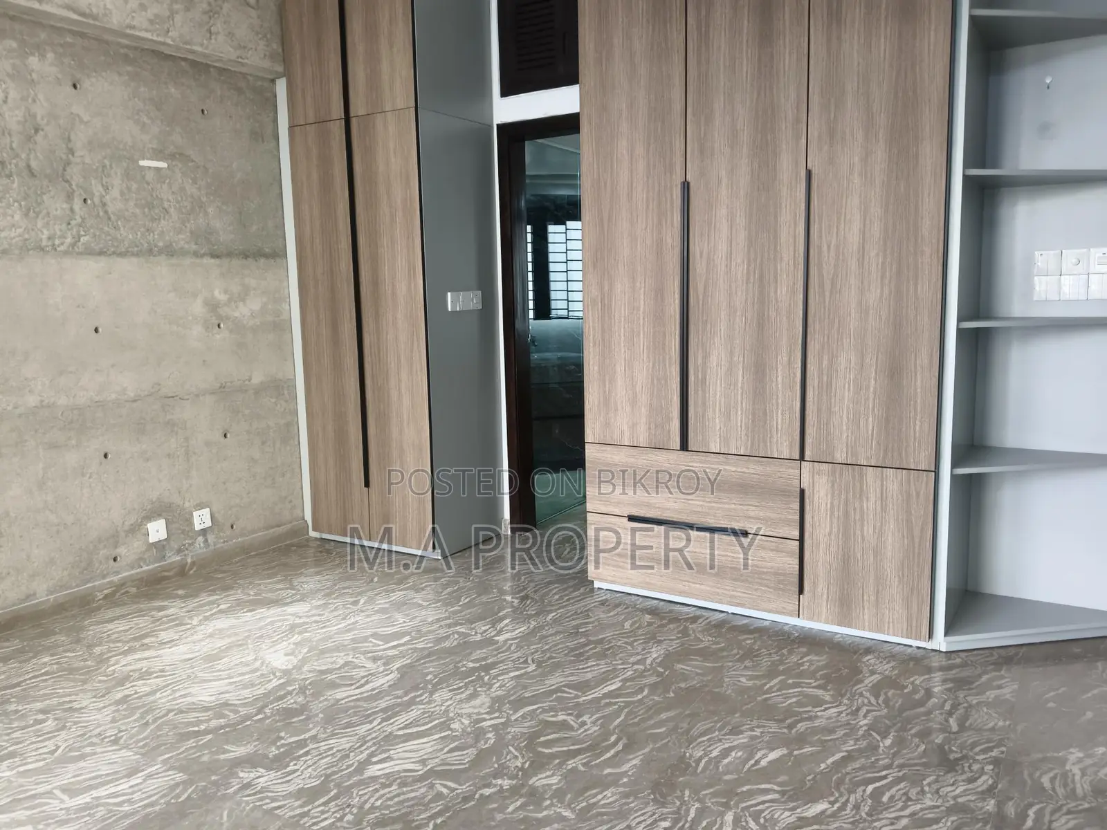 Rent Apt 4-Bed 2-Carpark 5th floor Gulshan North in Gulshan