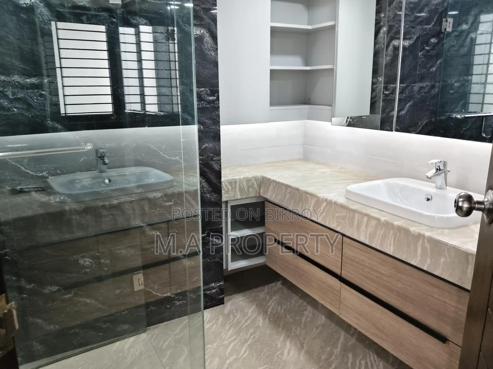 Rent Apt 4-Bed 2-Carpark 5th floor Gulshan North in Gulshan