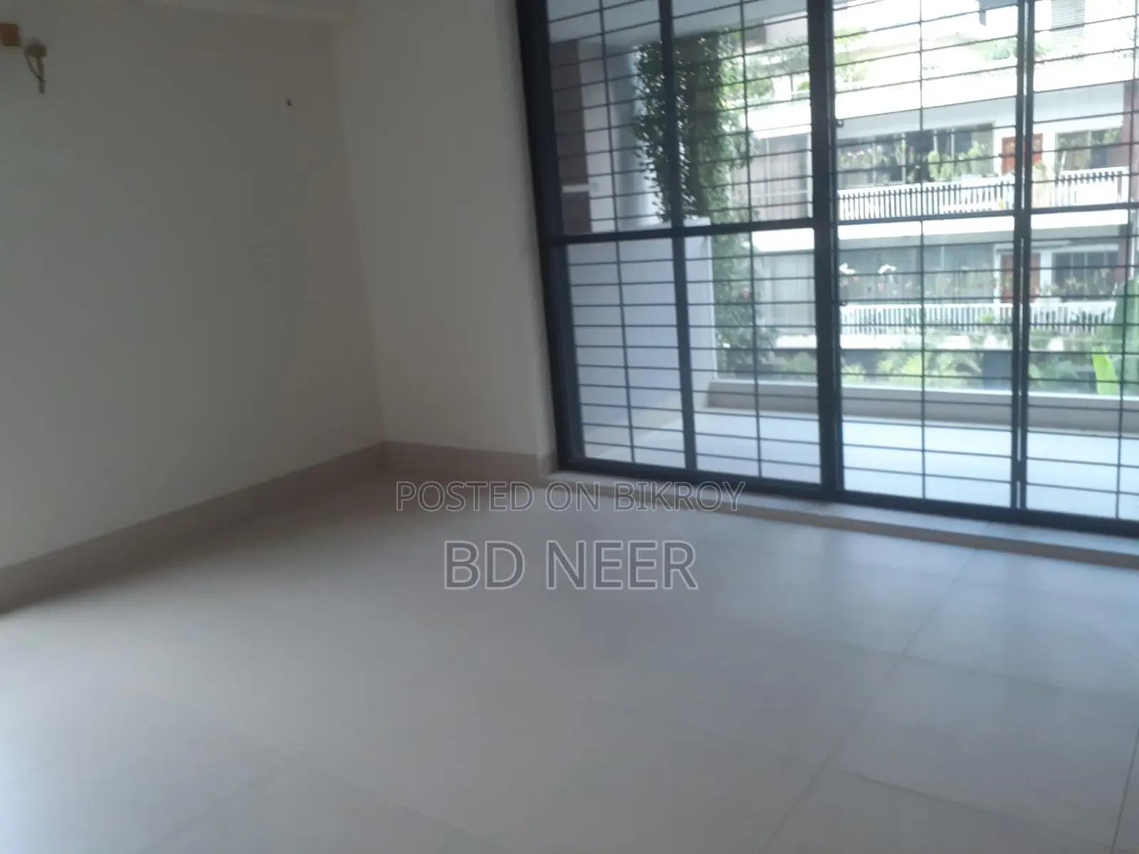 Unfurnished 3 Bedroom flat Rent in Gulshan-2 in Gulshan