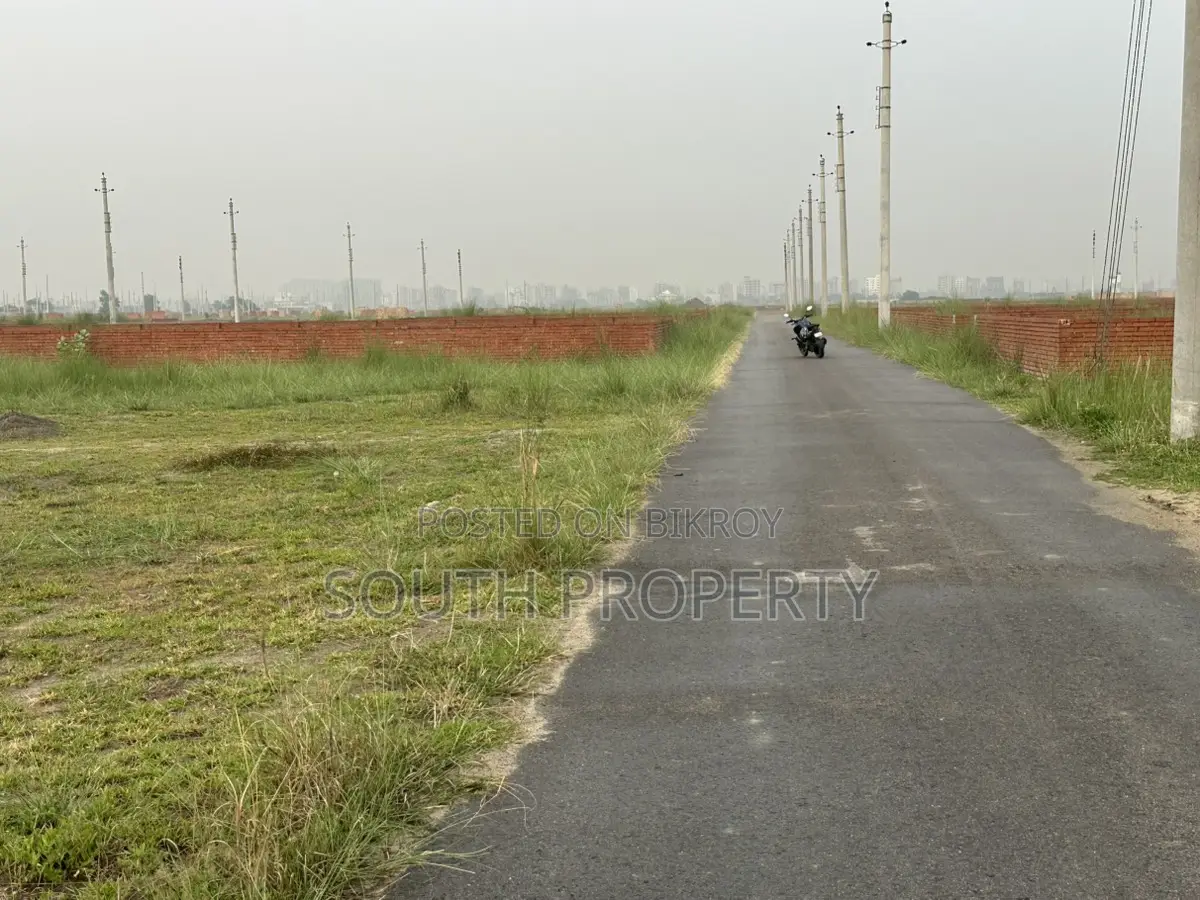 Block-N // 5+5=10 Katha // Near Market, Bashundhara R/A in Basundhara