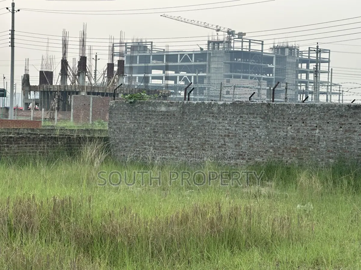 Block-N // 5+5=10 Katha // Near Market, Bashundhara R/A in Basundhara