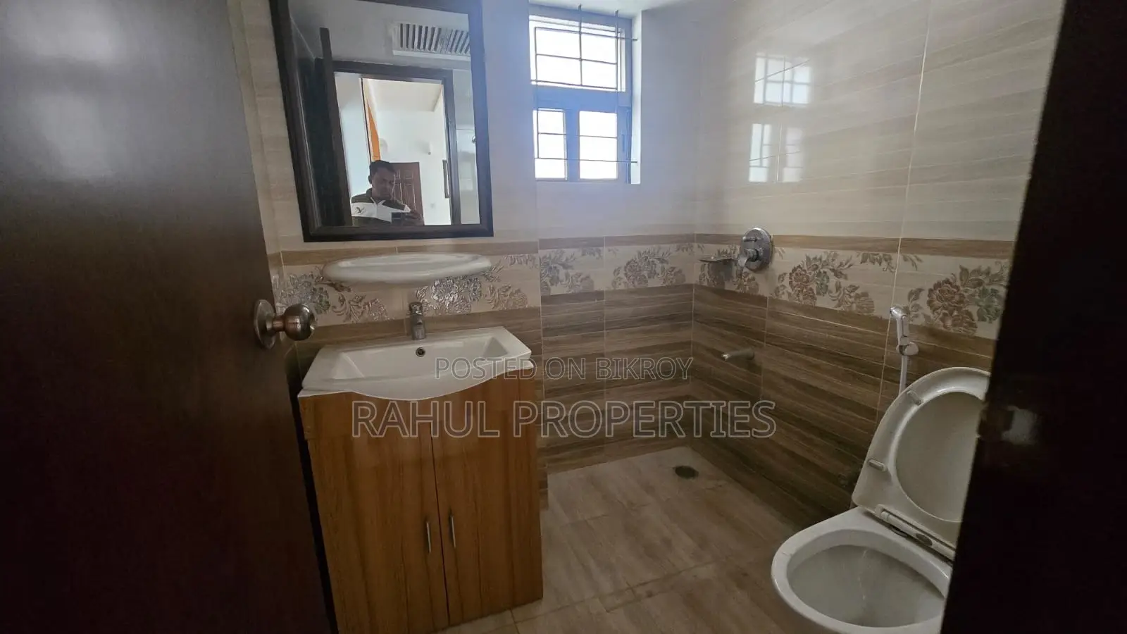 Apartment For Sale In Bashundhara R/A-2250 Sqft in Basundhara