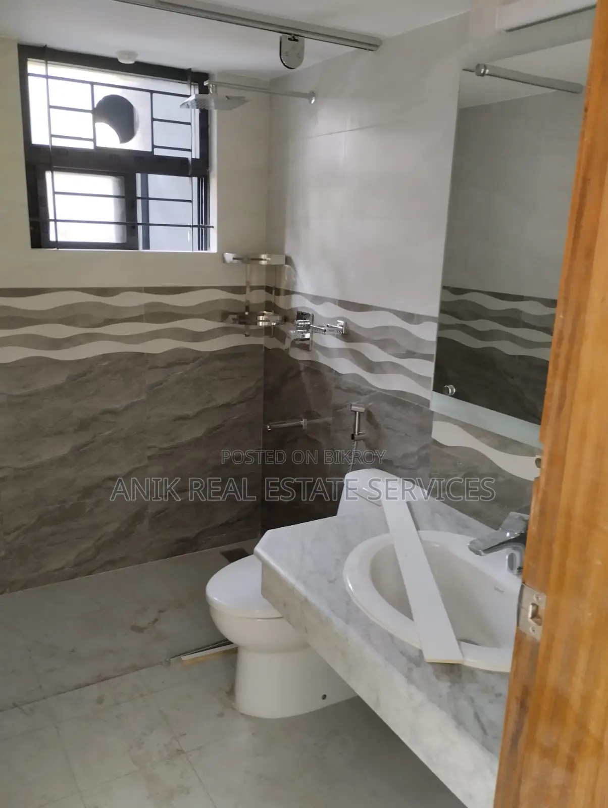 Brand New 2200 Sft Office Space Rent At Banani in Banani
