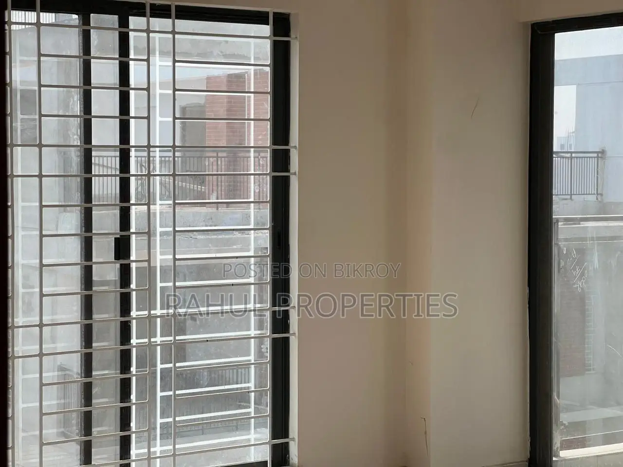 4 BED- READY APARTMENT FOR SALE – 2250 SFT in Basundhara