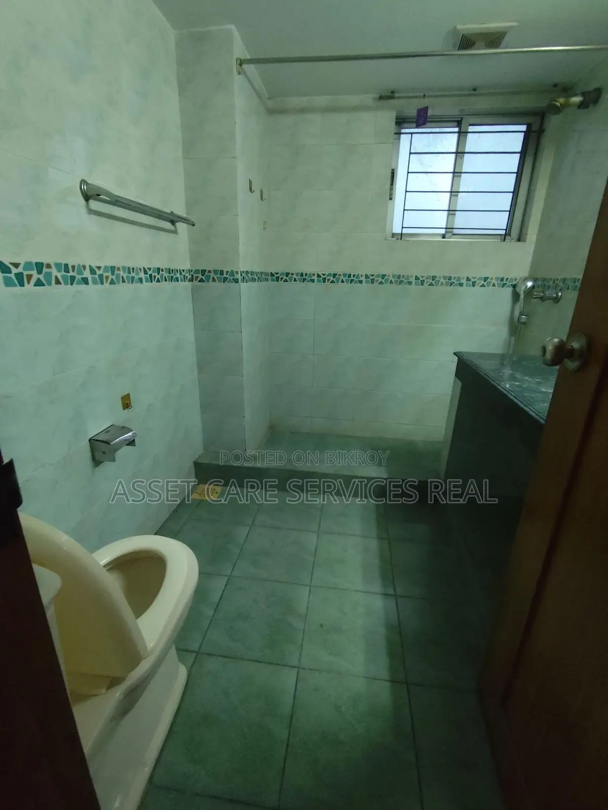 Duplex 4-Bedroom Apartment for Rent in Baridhara Diplomatic Zone in Baridhara