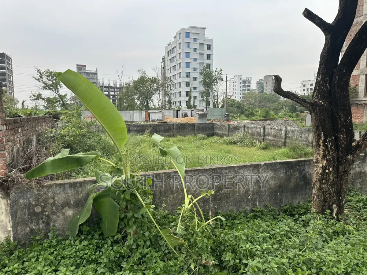 Block-L, (3+3)=6 Katha, South-Face, Plot Urgent Sell, Bashundhara R/A in Basundhara