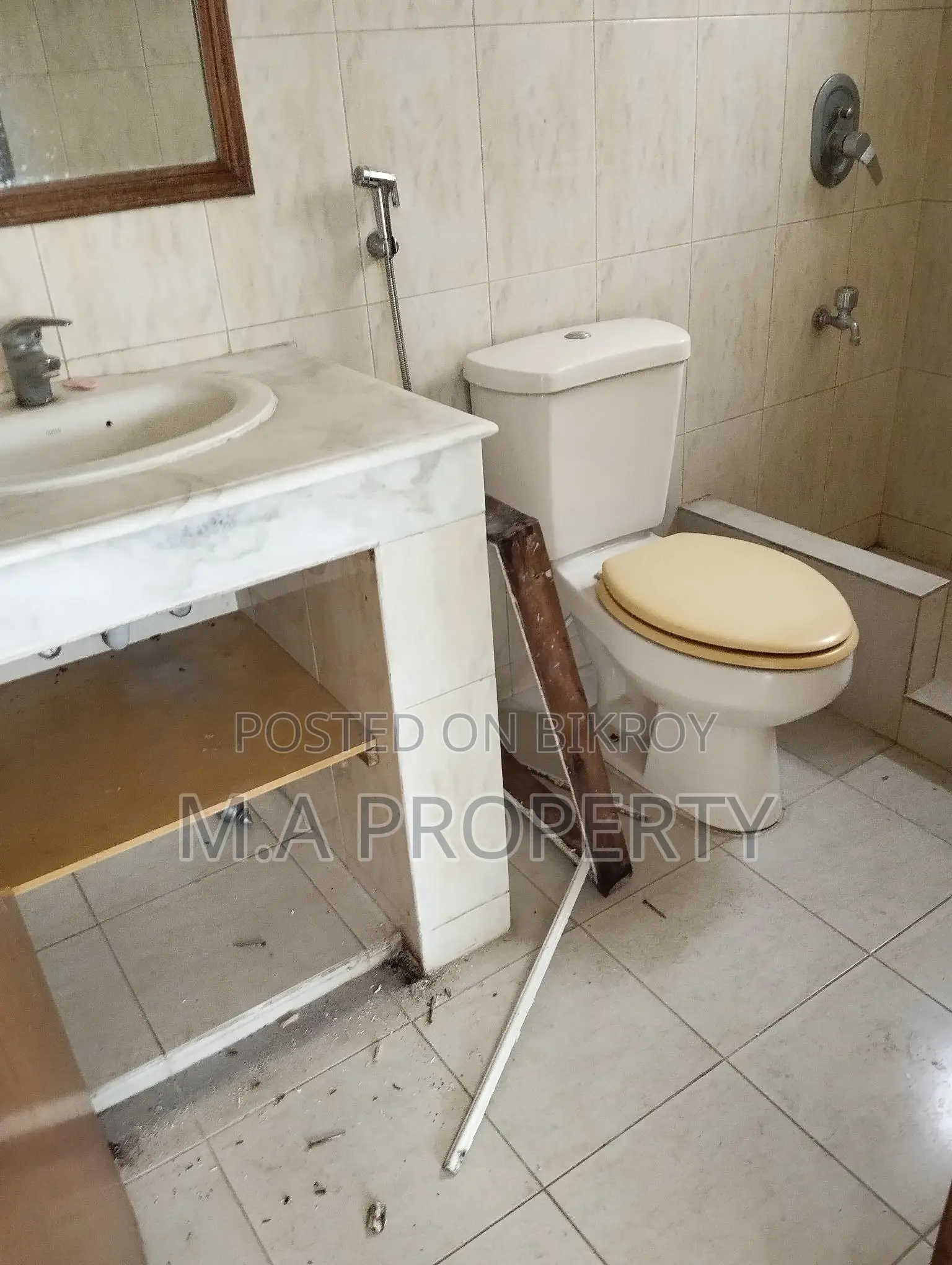 Excellent 5 Bed Flat For Rent In Gulshan North in Gulshan