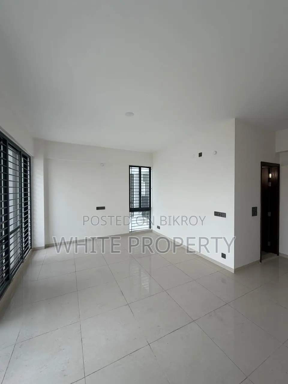 Apartment sale at Bashundhara Block-M, Road 38 Corner plot in Basundhara