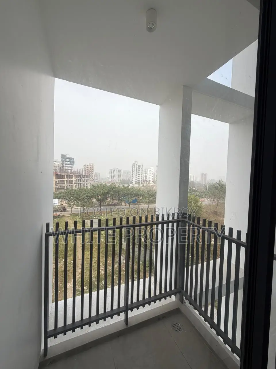 Apartment sale at Bashundhara Block-M, Road 38 Corner plot in Basundhara
