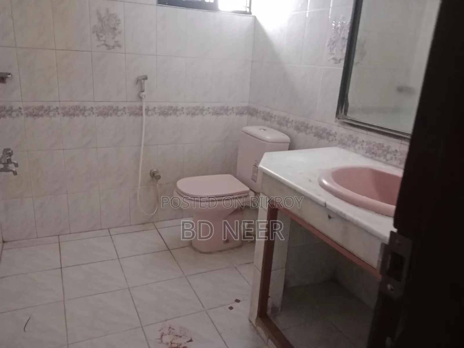 Nice Looking 3 Bed Room Apt Available In Banani in Banani