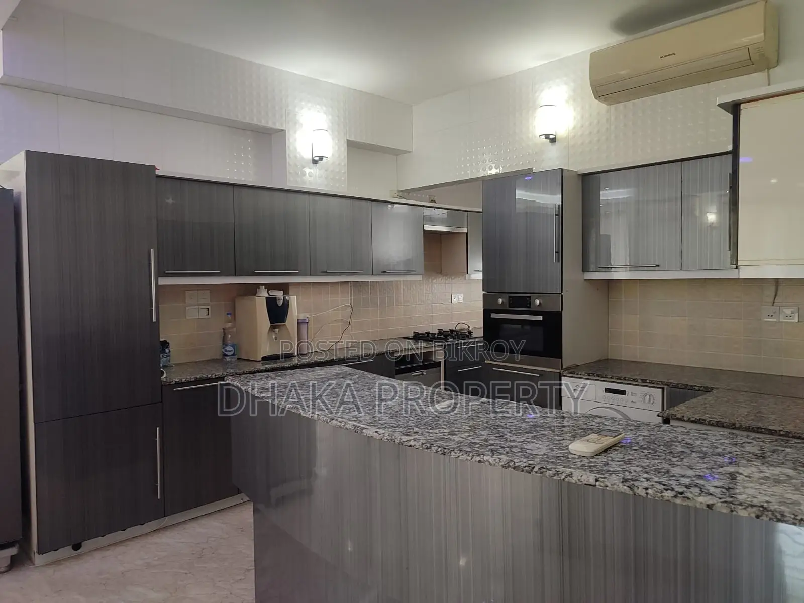Premium Quality Furnished Apartment with American Fittings for Rent at Baridhara Diplomatic Zone in Baridhara