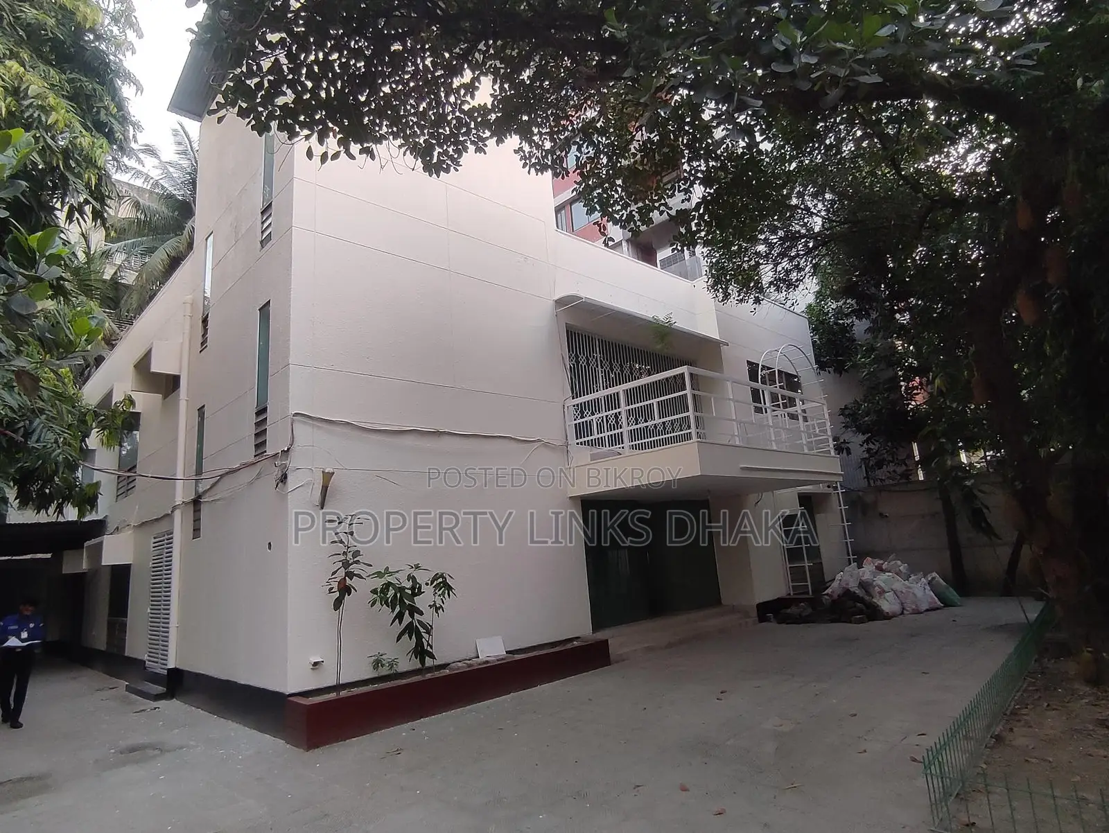 Independent house for residential or office purpose in Baridhara