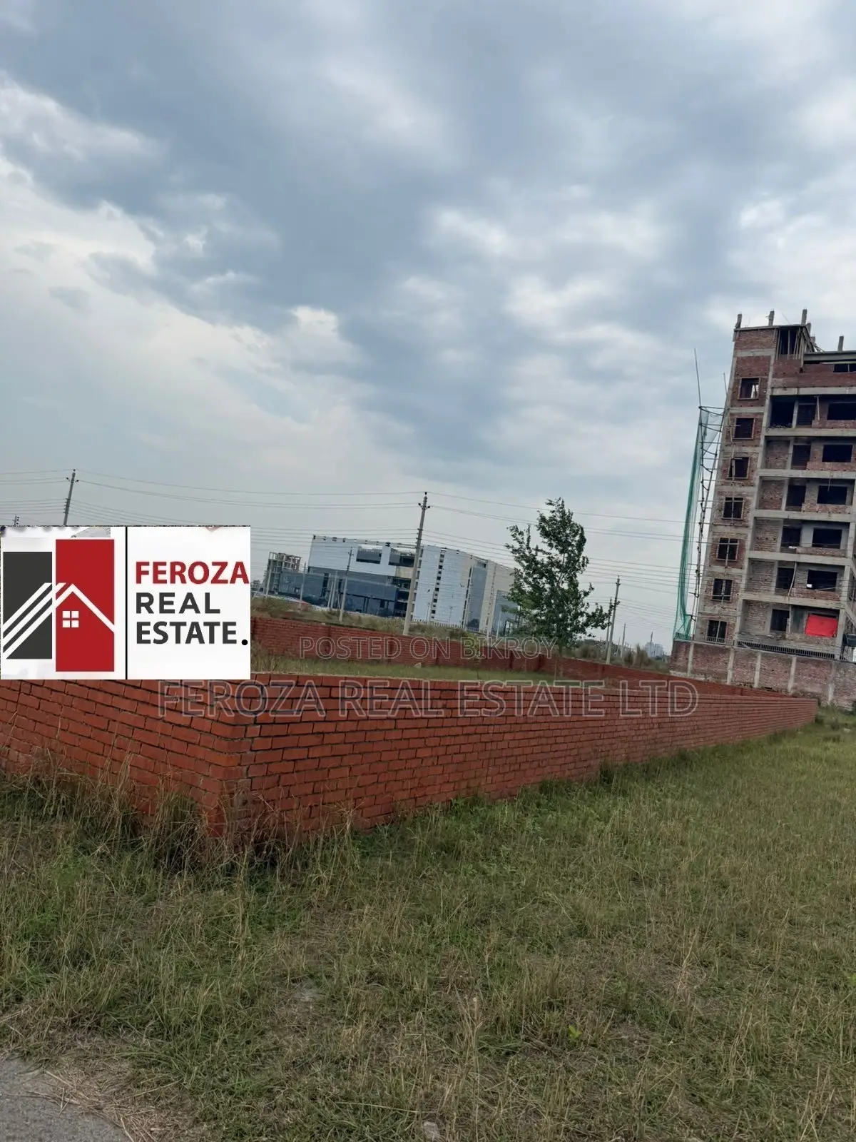 Boundary Wall-Plot Block M - 5 Katha Urgent Sale in Bashundhara in Basundhara