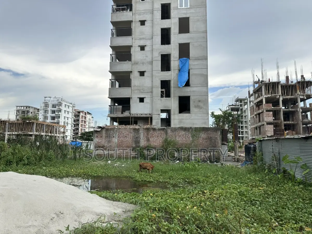 ব্লক-এল,৫-কাঠা,দক্ষিণ-মুখি,এখনি বাড়ি করা যাবে,বসুন্ধরা আ/এ in Basundhara