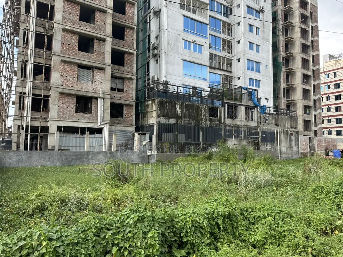ব্লক-এল,৫-কাঠা,দক্ষিণ-মুখি,এখনি বাড়ি করা যাবে,বসুন্ধরা আ/এ in Basundhara