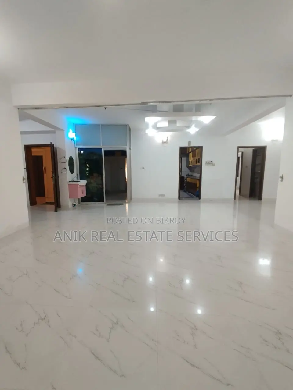 Good Quality 3 Bedroom Un Farnised Flat Rent At Gulshan 2 in Gulshan