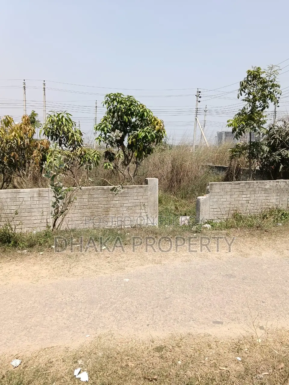 60ft Rd 3 Katha South Station East-Sec-17/D in Uttara